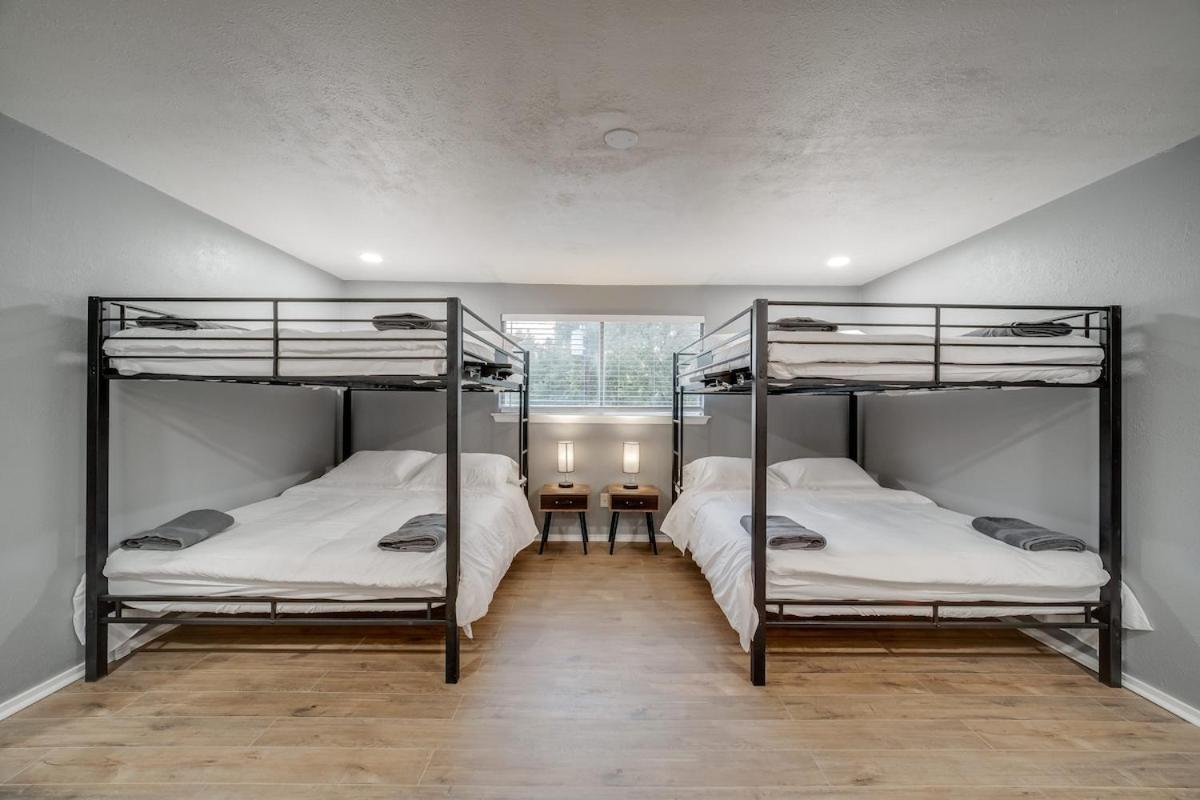 Stunning 5br 2ba With Private Pool And Cinema *
